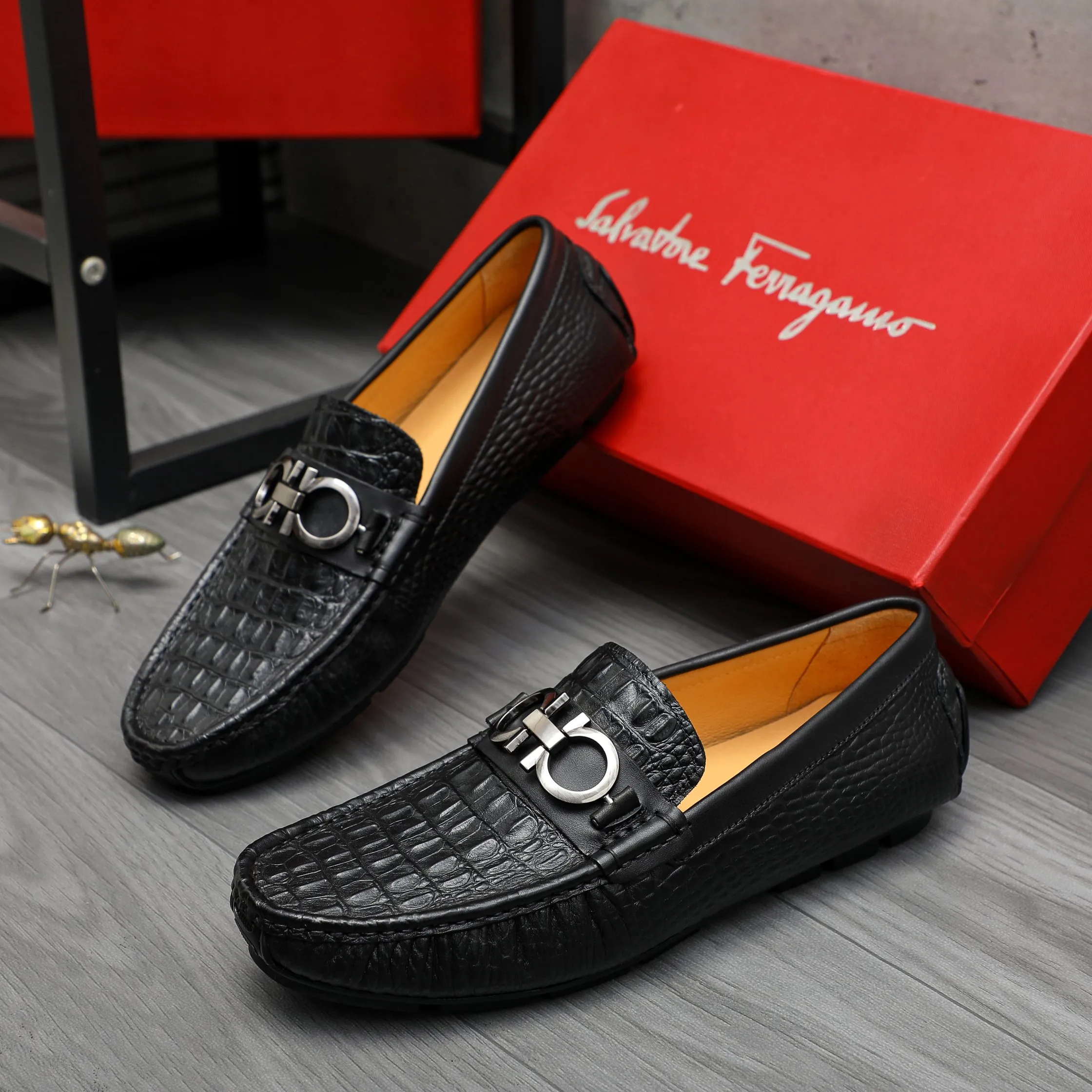 Men's shoes 💰p380 Product trademark: Ferragamo " Ferragamo ] Casual slip-on men's shoes Regular size: 38-45 Product materials: Selected crocodile pattern cowhide upper, pigskin lining, rubber outsole
